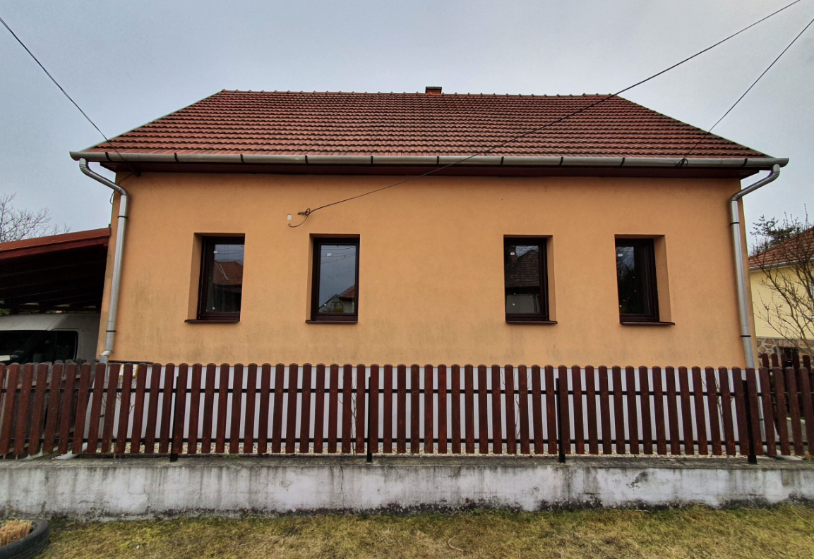 Műanyag_nyílászárók_beépítése_Salgótarján