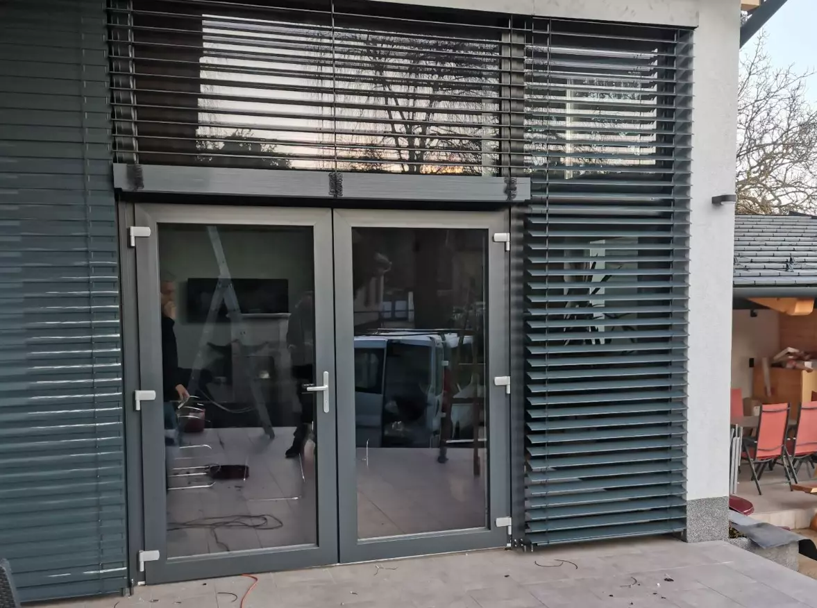 Motorosárnyékolókgyártásaésbeépítése,Hatvan2