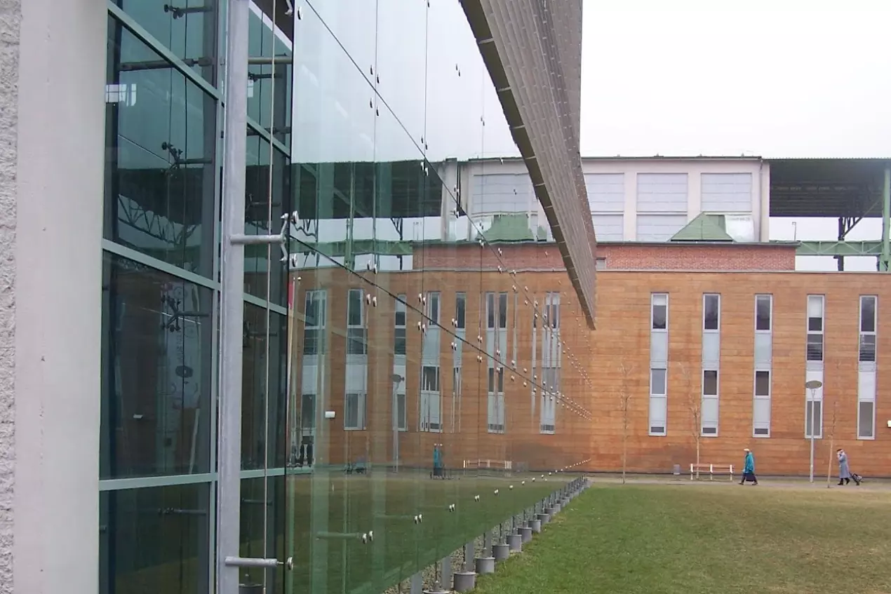 Rozsdamentesacélszerkezetekéskorlátokgyártása,Tass,Magyarország1 Rozsdamentesacélszerkezetekéskorlátokgyártása,Tass,Magyarország1