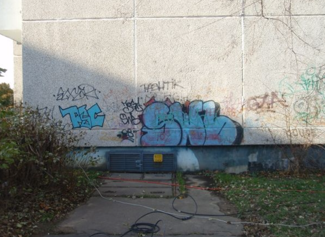 Teljeskörű_graffiti_eltávolítás_Magyarország2